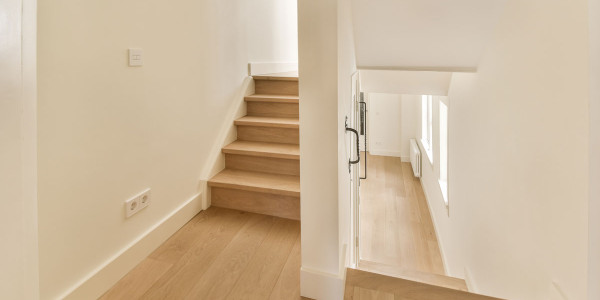Rehabilitación / Reformas de Casas Villanueva del Trabuco · Reformas de Escaleras y Pasillos